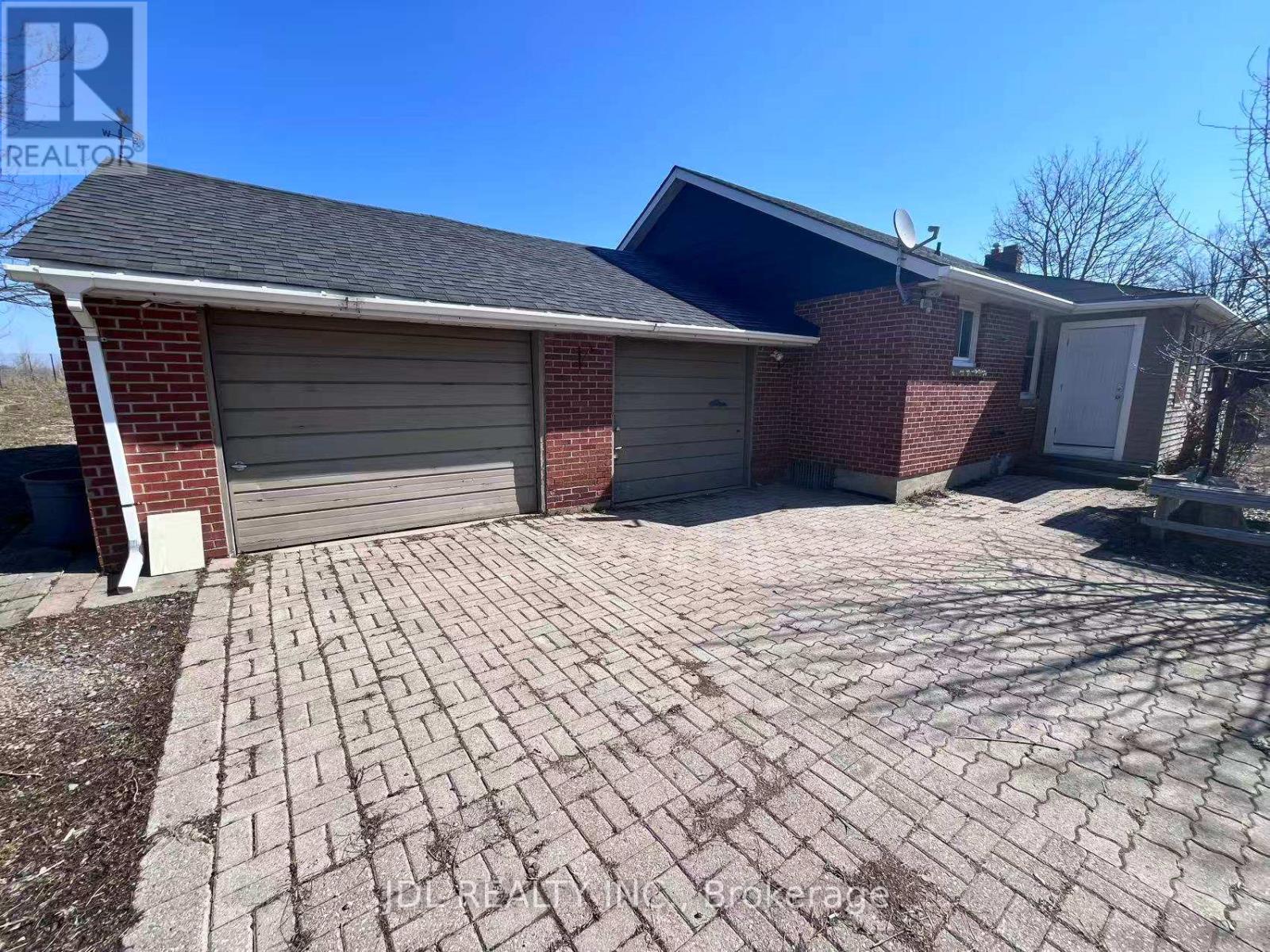 8110 CHIPPEWA ROAD E - 1