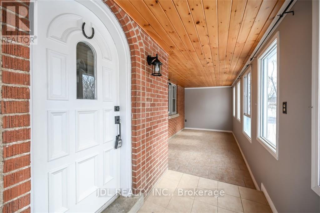 8110 CHIPPEWA ROAD E - 12