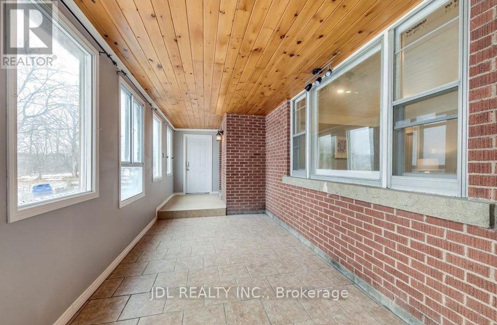8110 CHIPPEWA ROAD E - 26