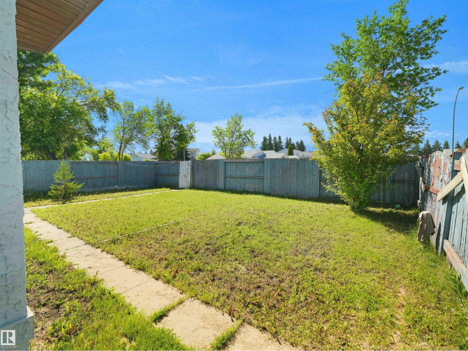 4827 17 AV NW - 12