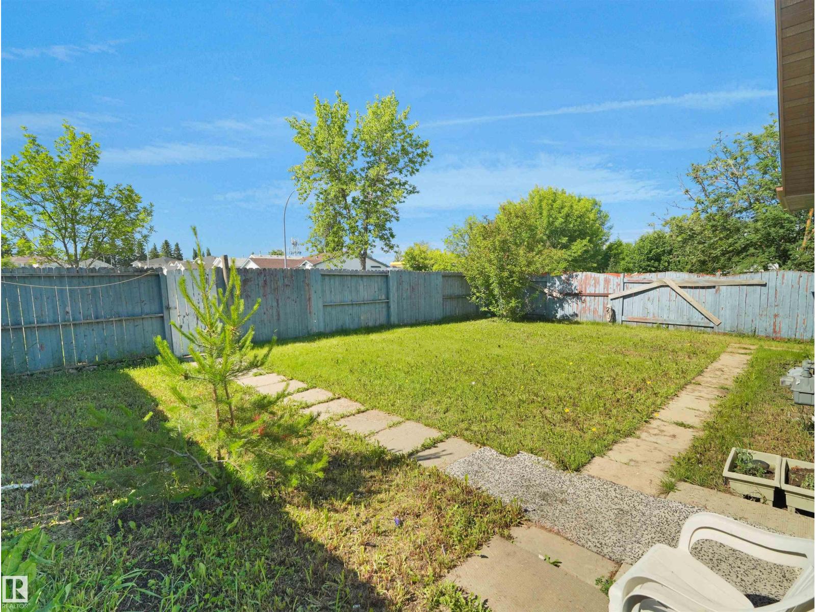 4827 17 AV NW - 13