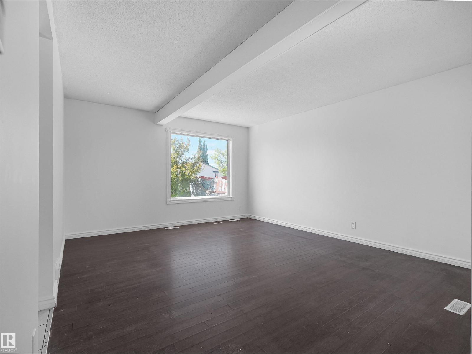 4827 17 AV NW - 17