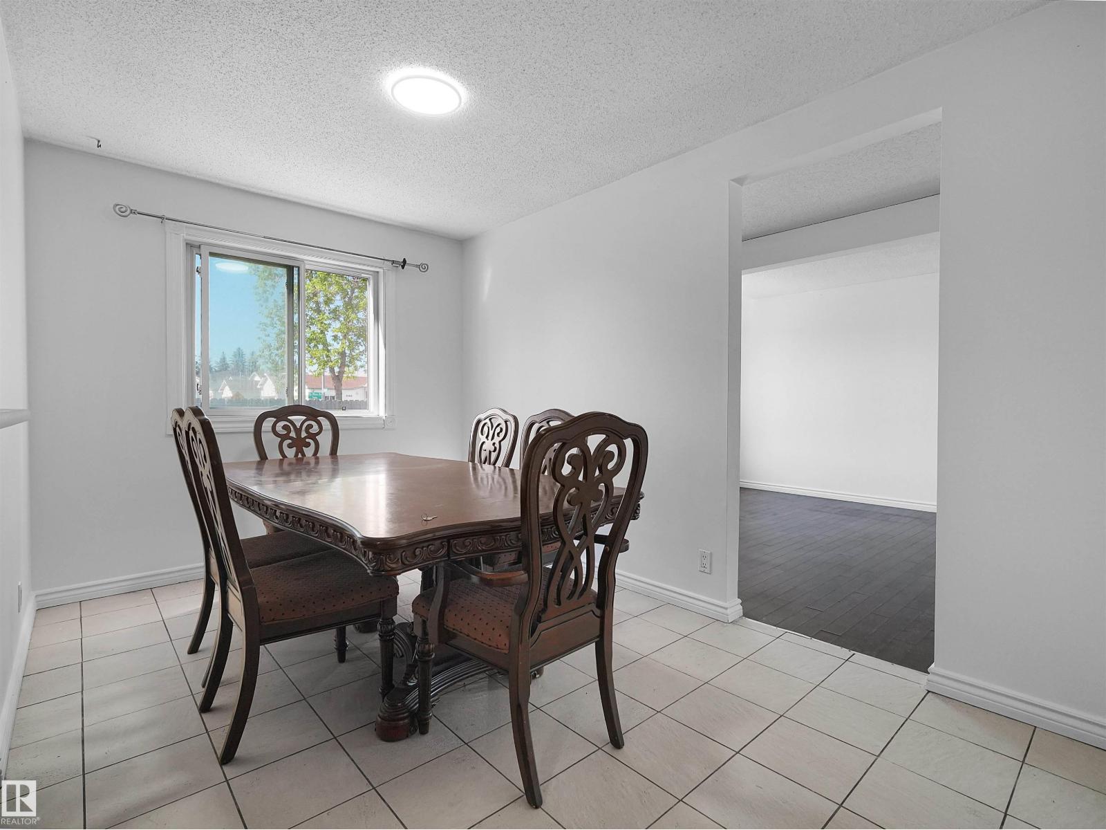 4827 17 AV NW - 20