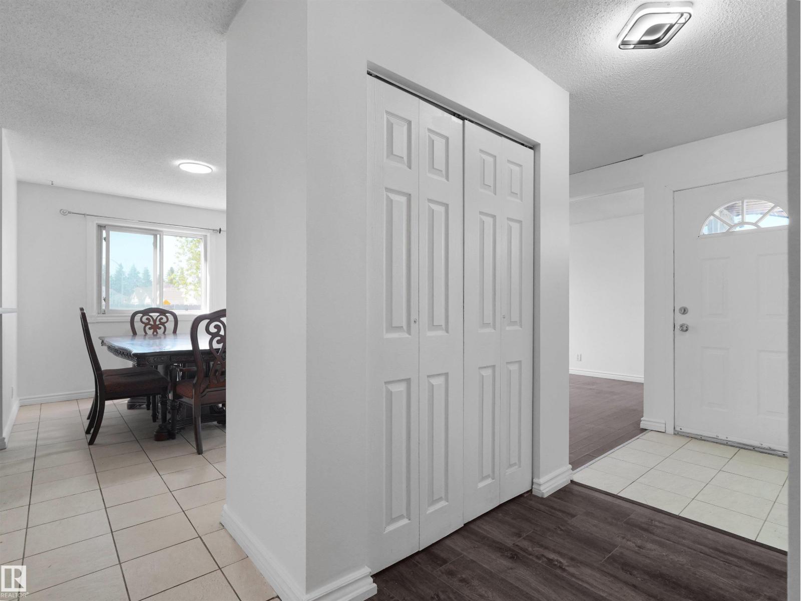 4827 17 AV NW - 26
