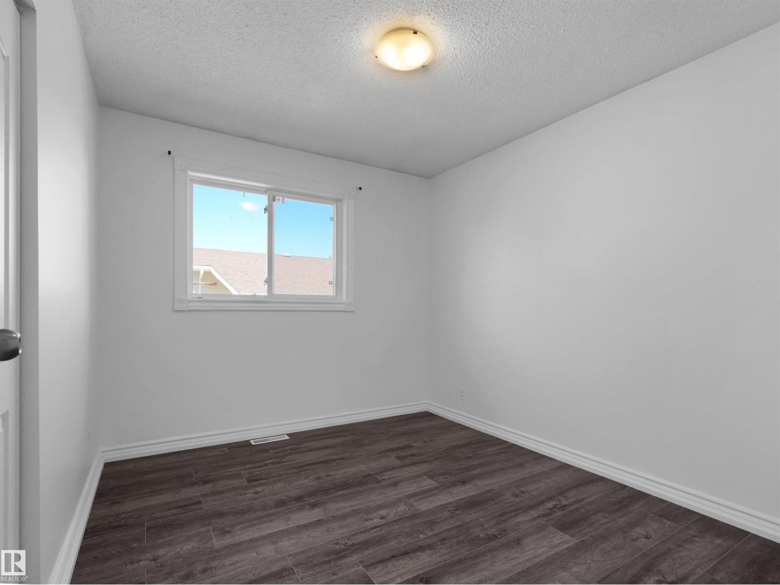 4827 17 AV NW - 34
