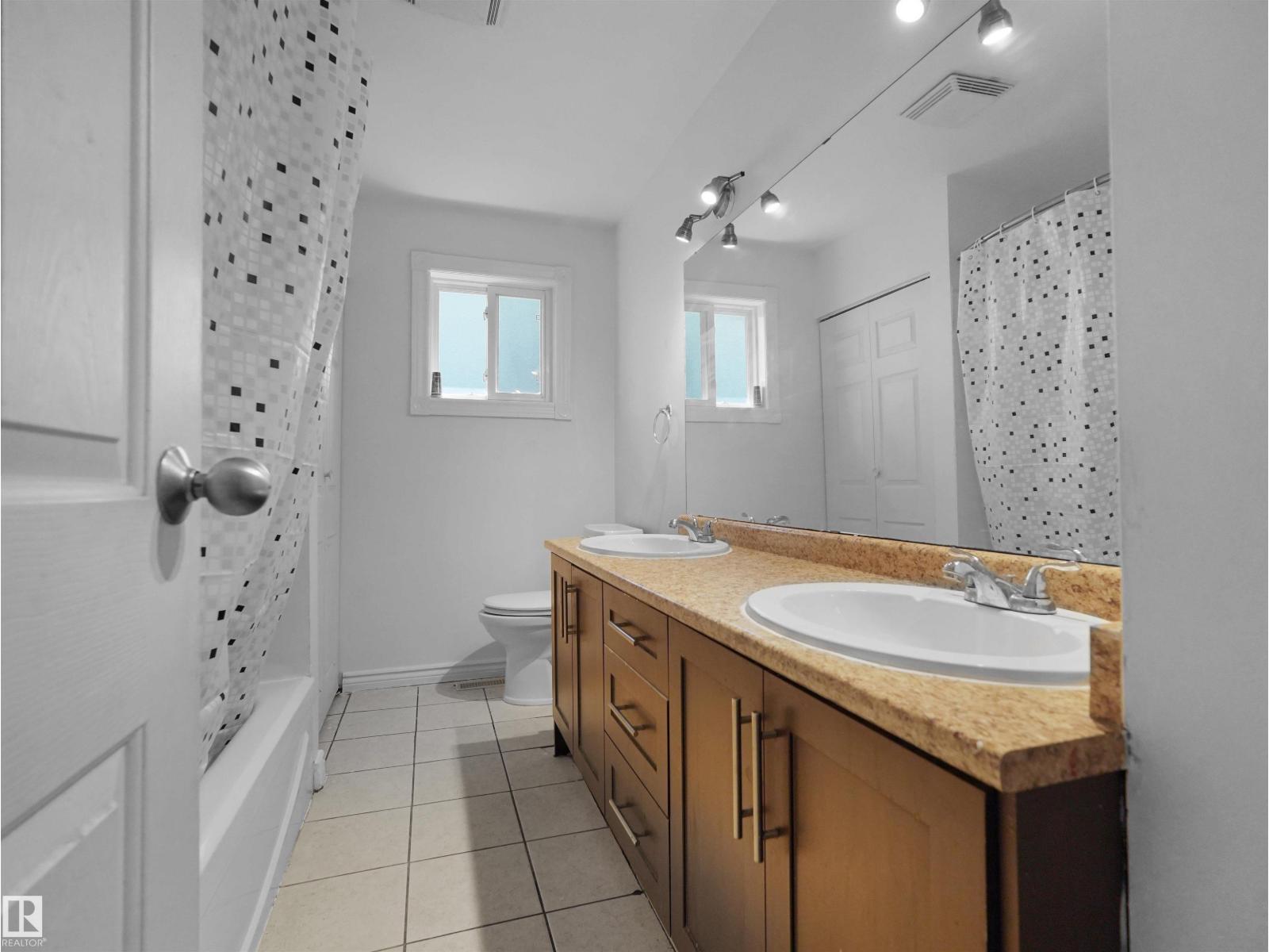 4827 17 AV NW - 36