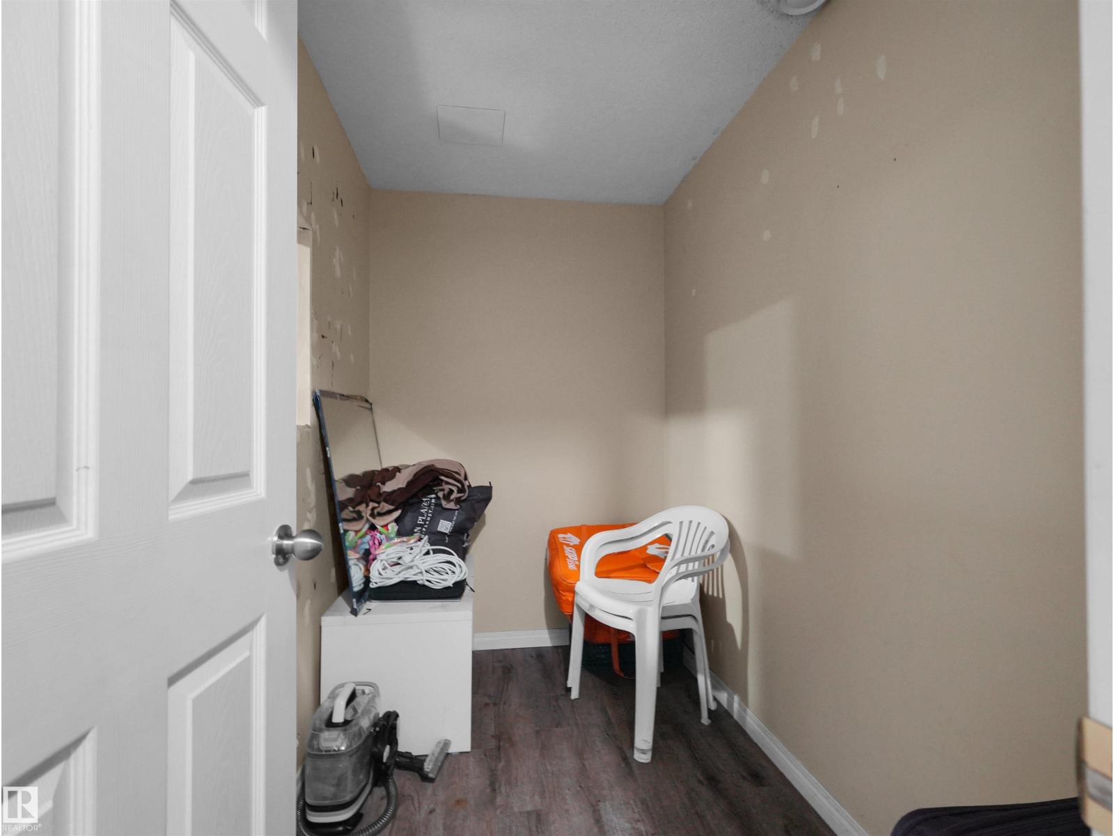 4827 17 AV NW - 42