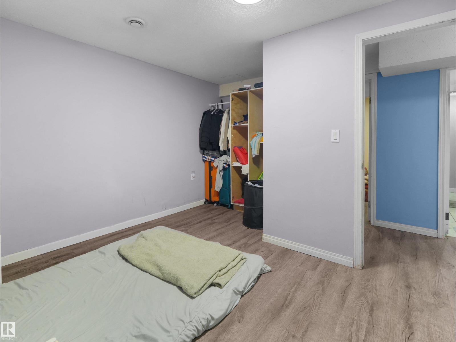 4827 17 AV NW - 45