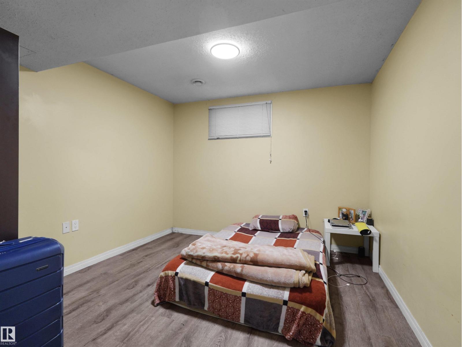 4827 17 AV NW - 46