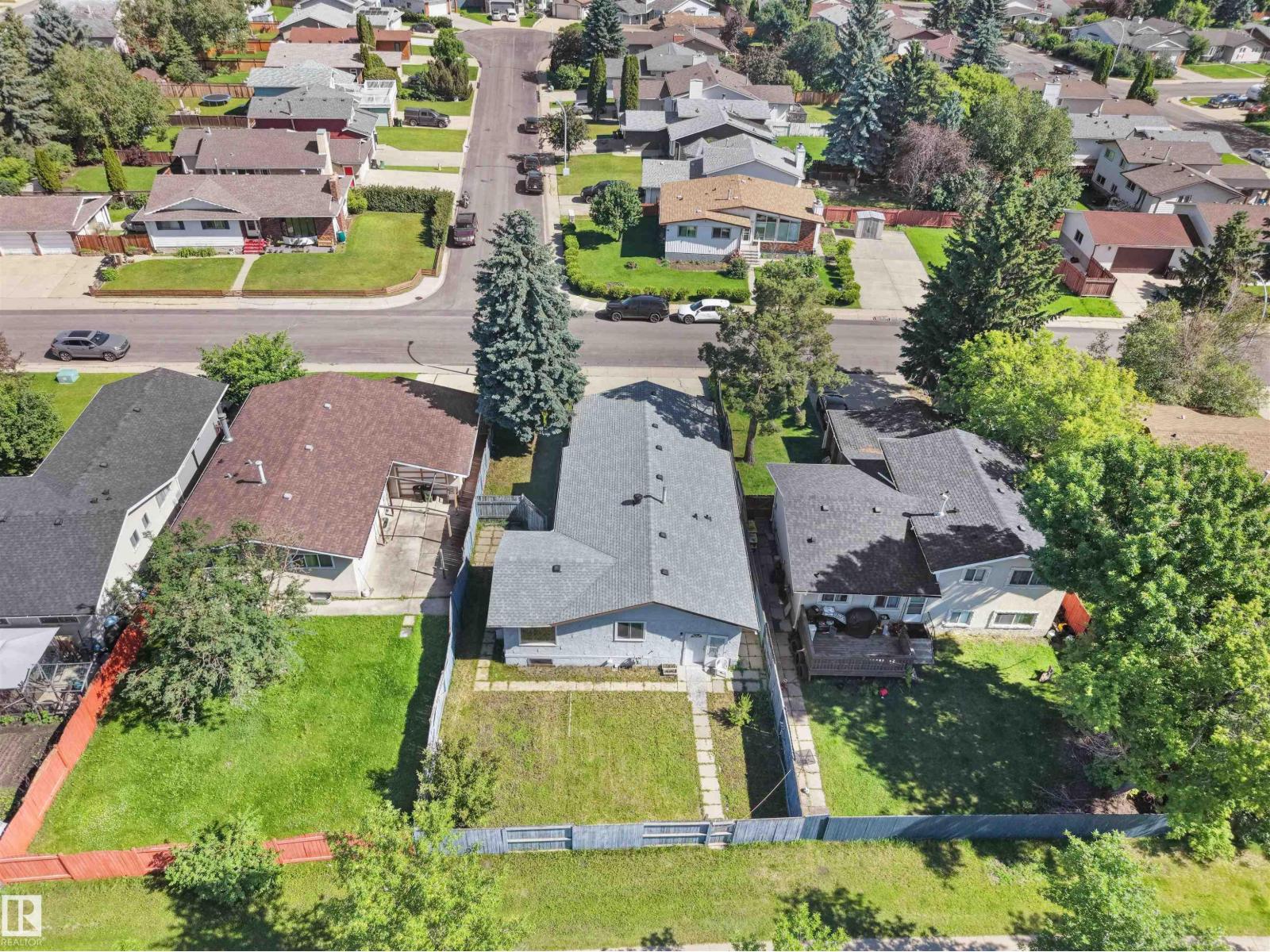 4827 17 AV NW - 8