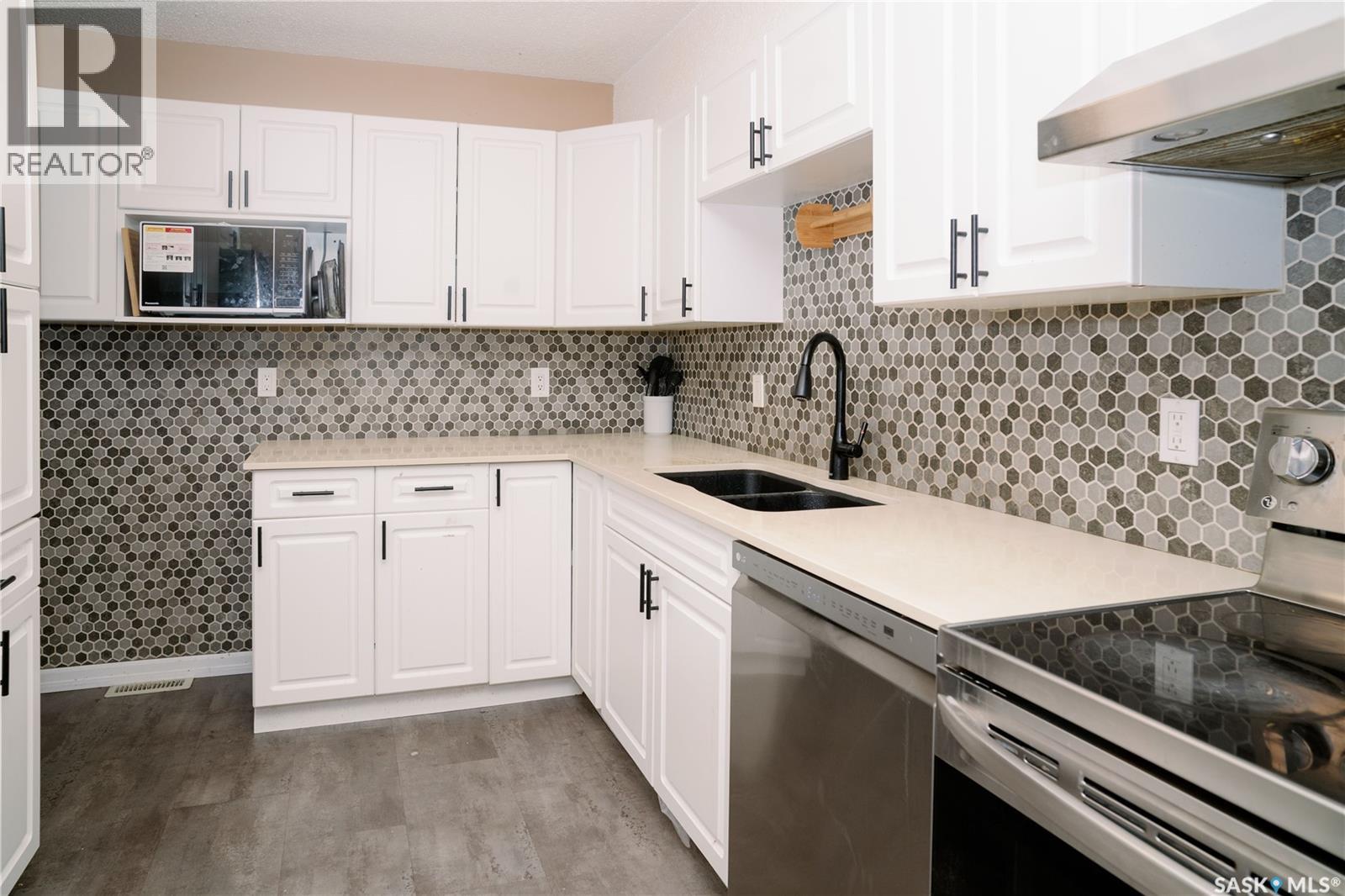 #416 510 Prairie AVENUE - 3
