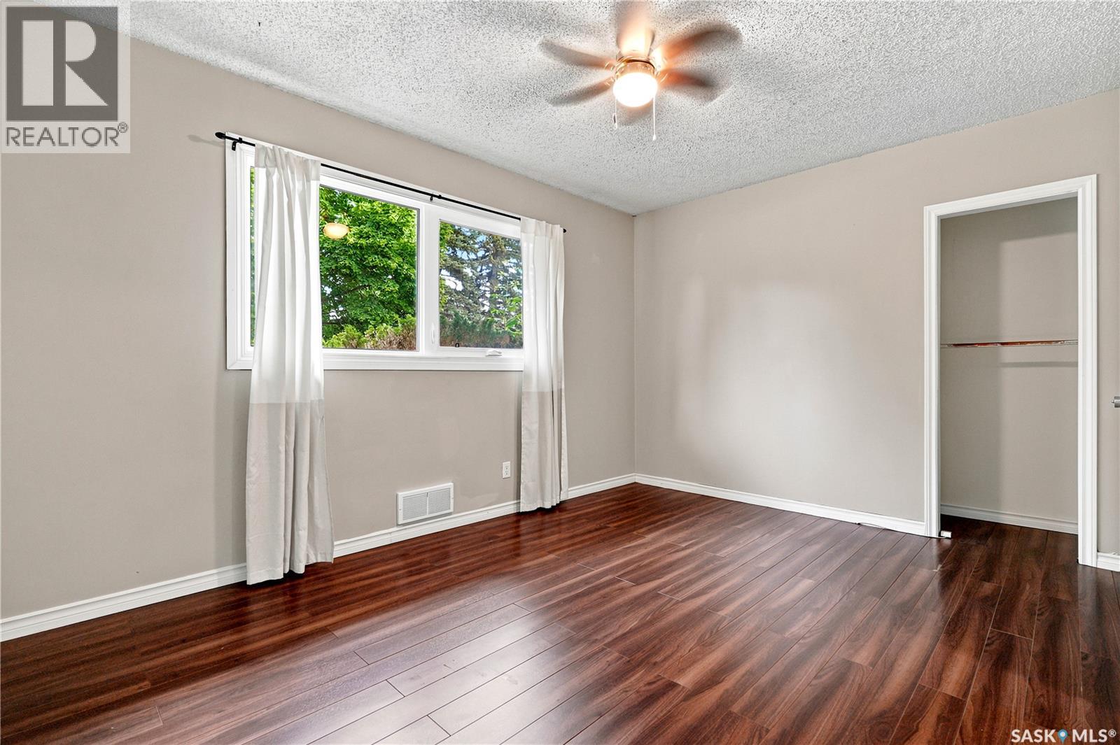 2118 Clarence AVENUE S — photo 18