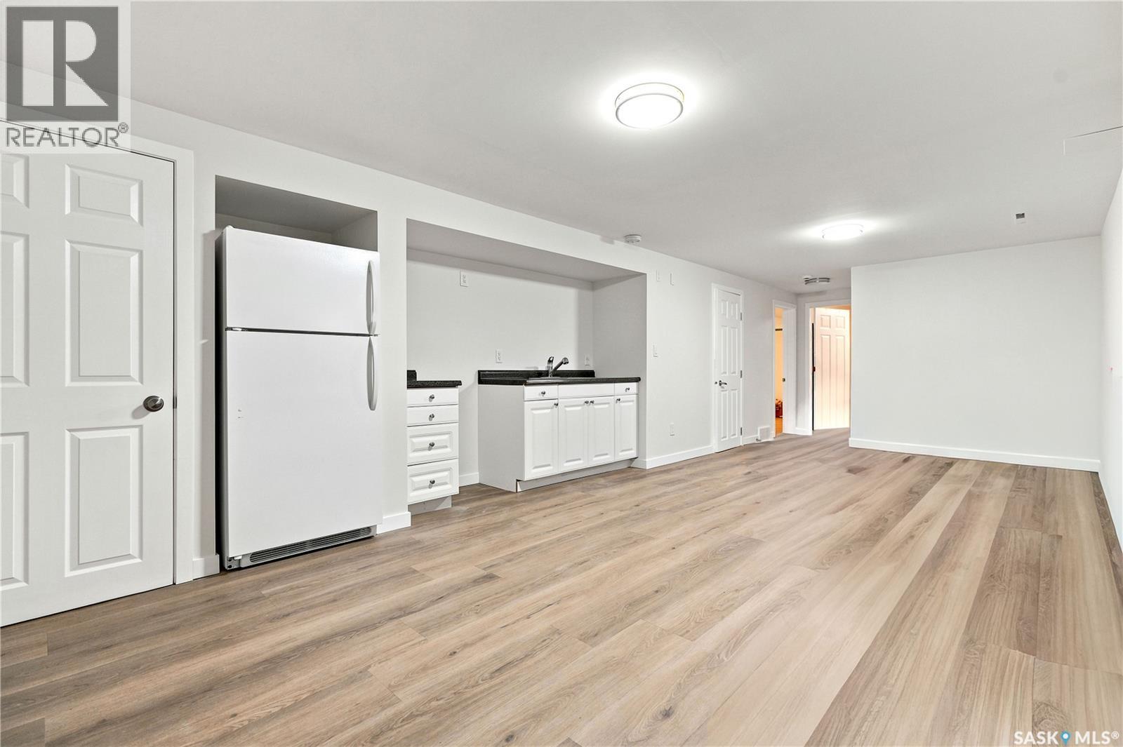 2118 Clarence AVENUE S — photo 25