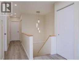 518 Carnation Pl, Saanich, BC V8Z6G6 Photo 21