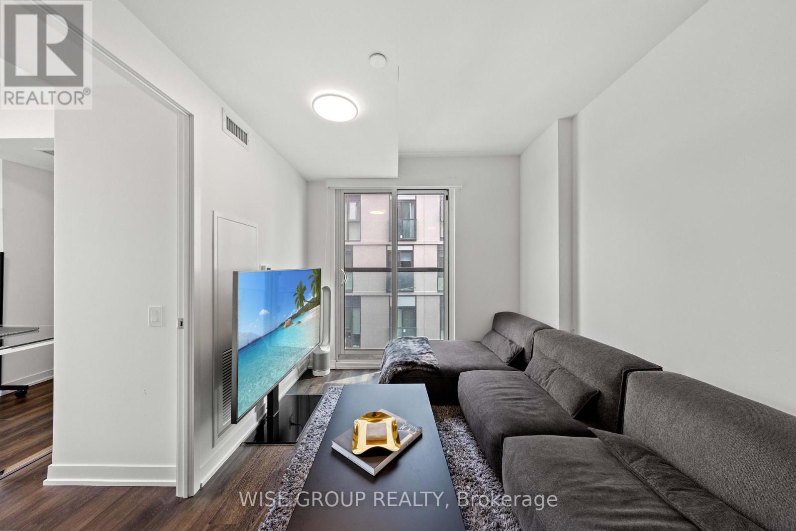 #915 500 WILSON AVENUE - Image 10