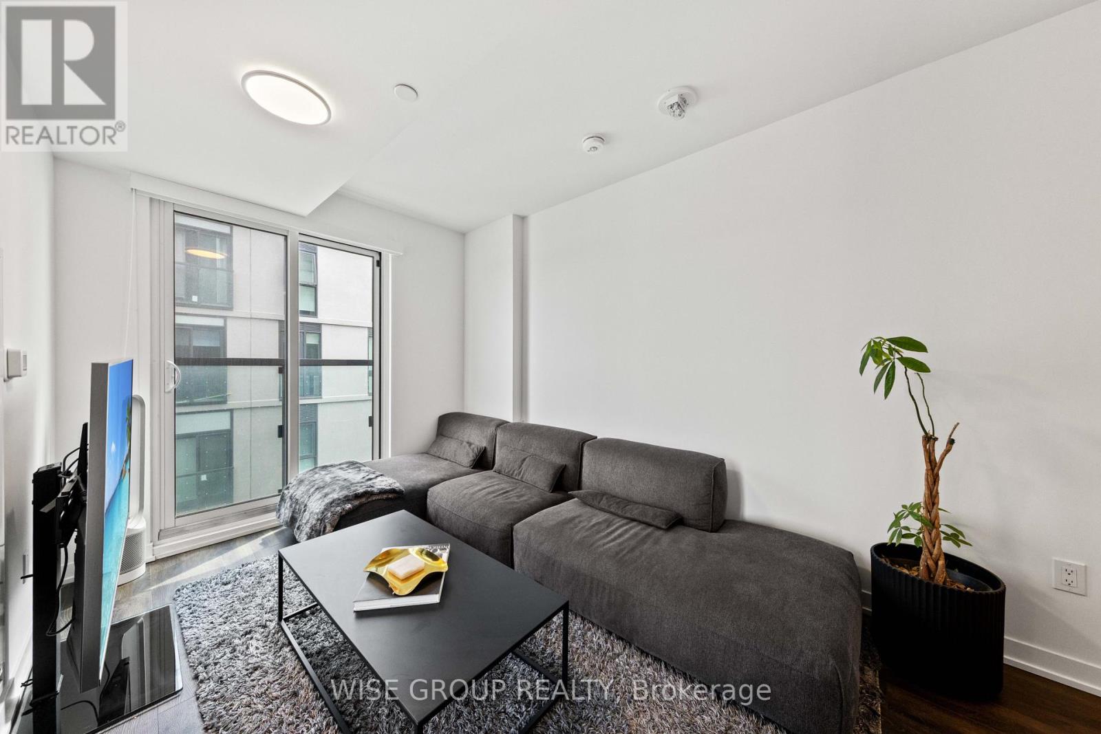 #915 500 WILSON AVENUE - Image 11
