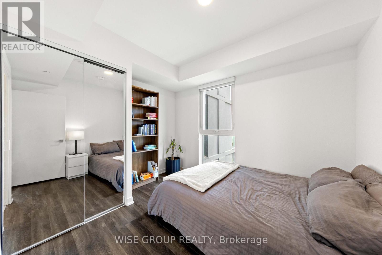 #915 500 WILSON AVENUE - Image 16