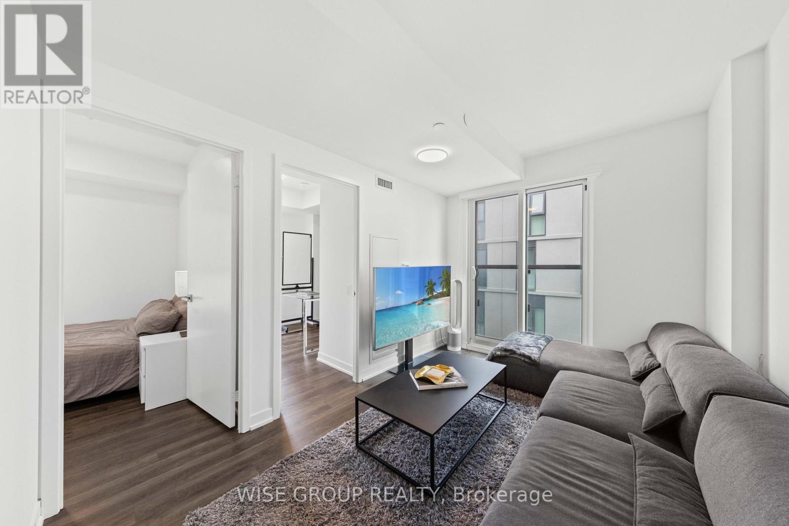 #915 500 WILSON AVENUE - Image 8