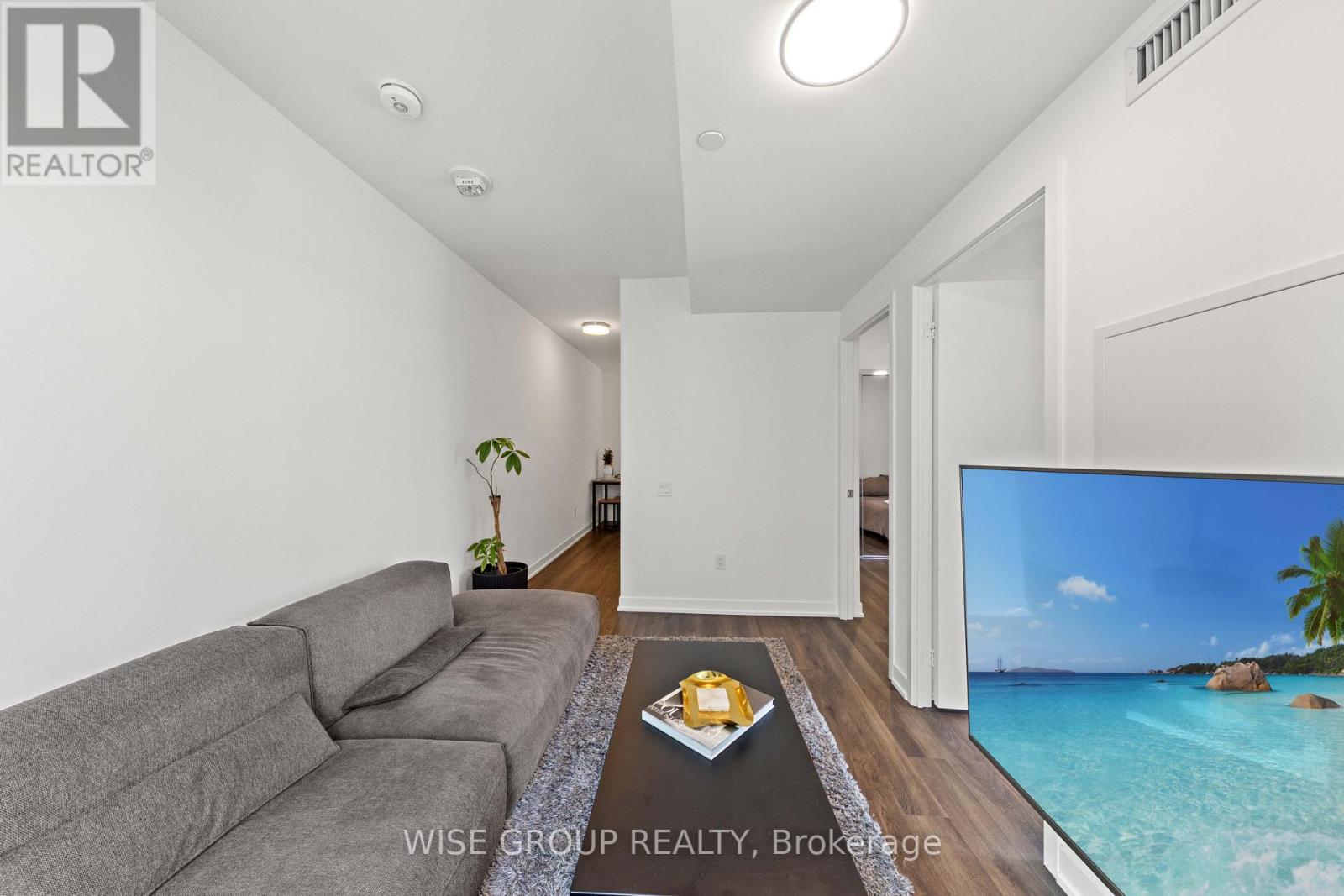 #915 500 WILSON AVENUE - Image 7