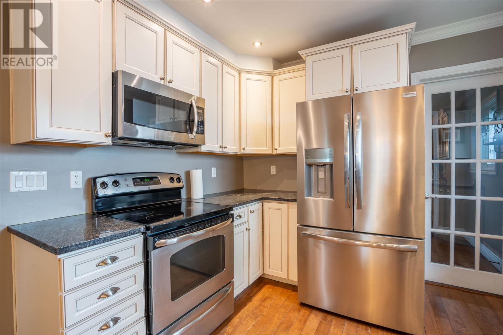 473 Charles ST - 11