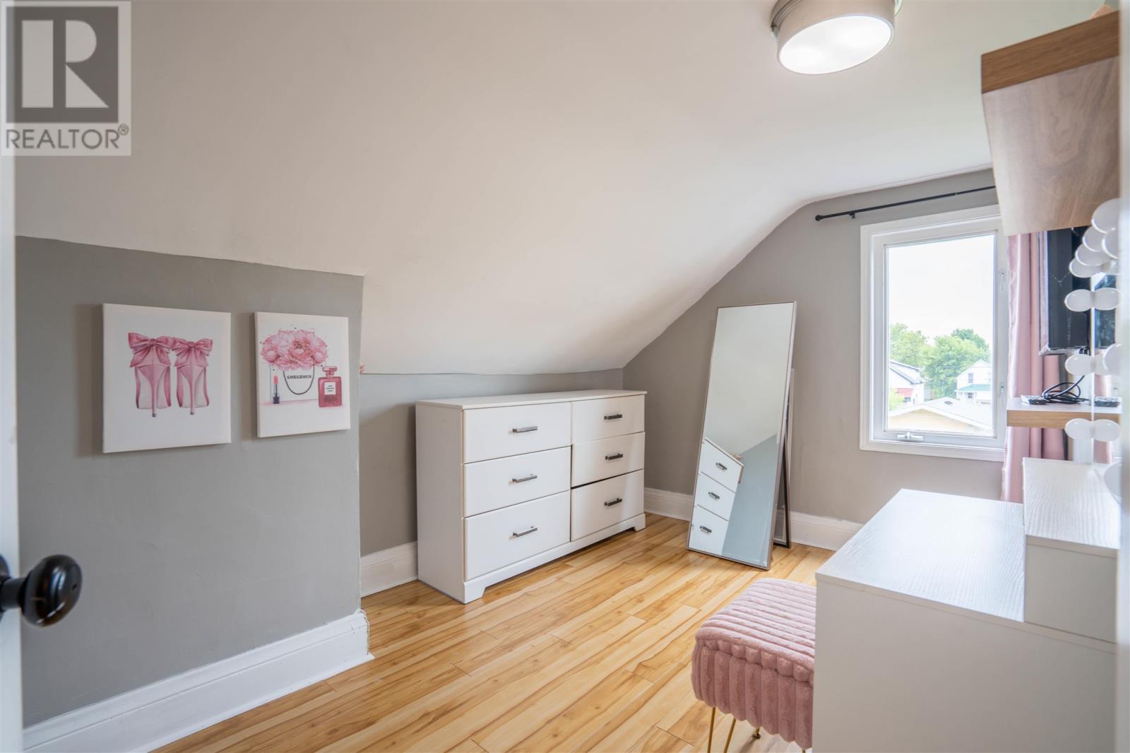 473 Charles ST - 19