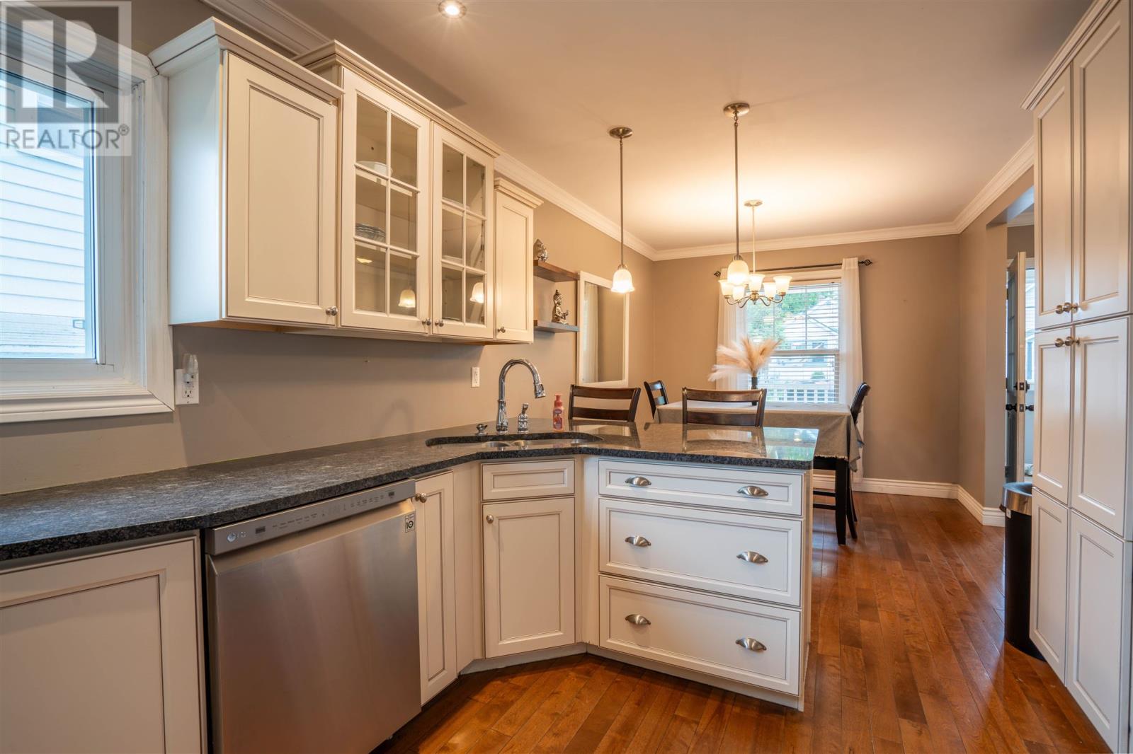 473 Charles ST - 9