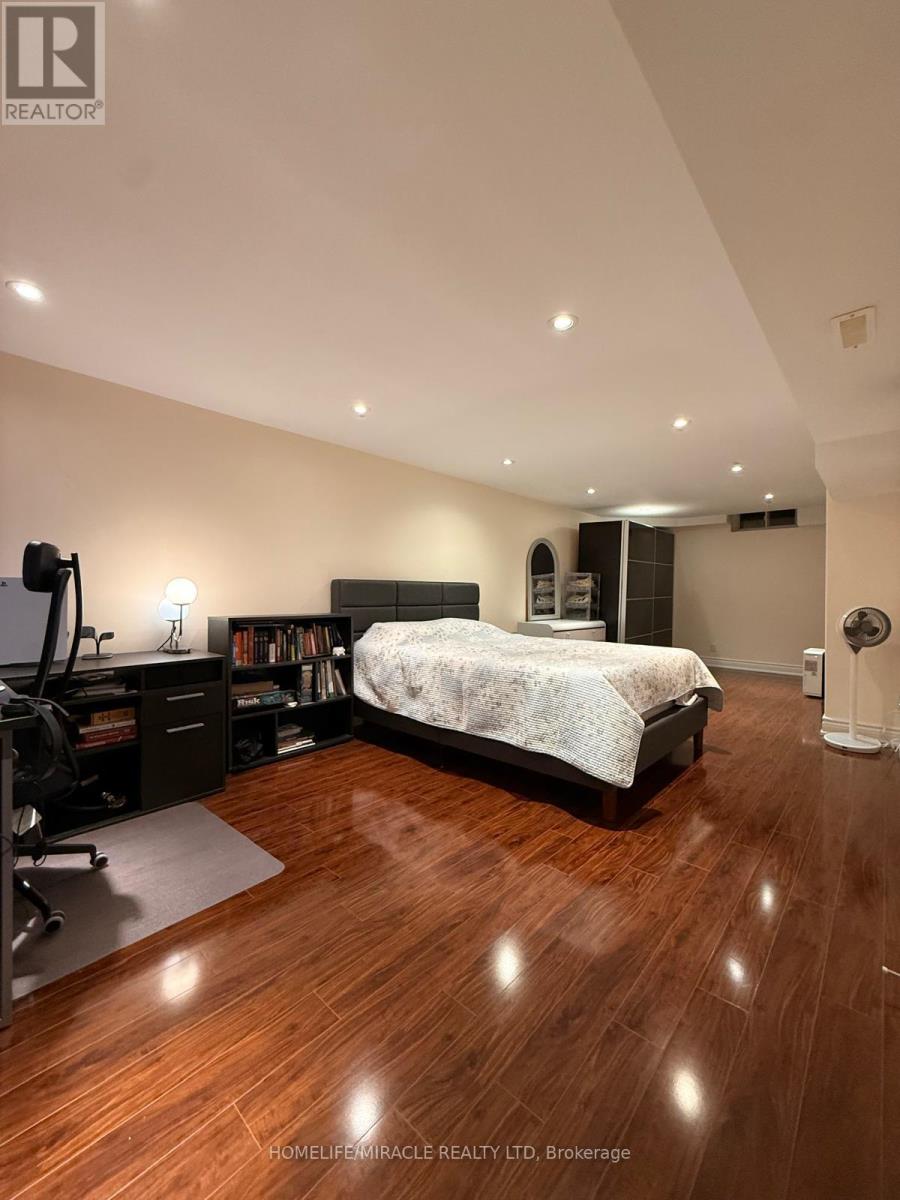 163 MABLEY CRESCENT - 15