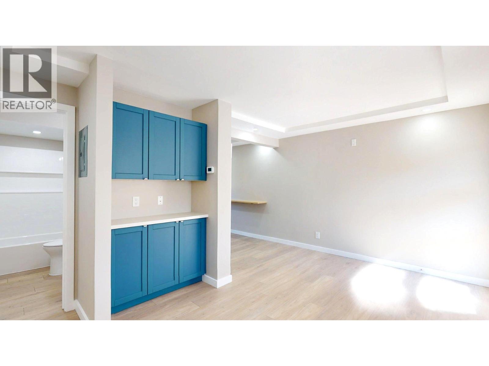 100 RED CEDAR Drive Unit# D37, Sparwood