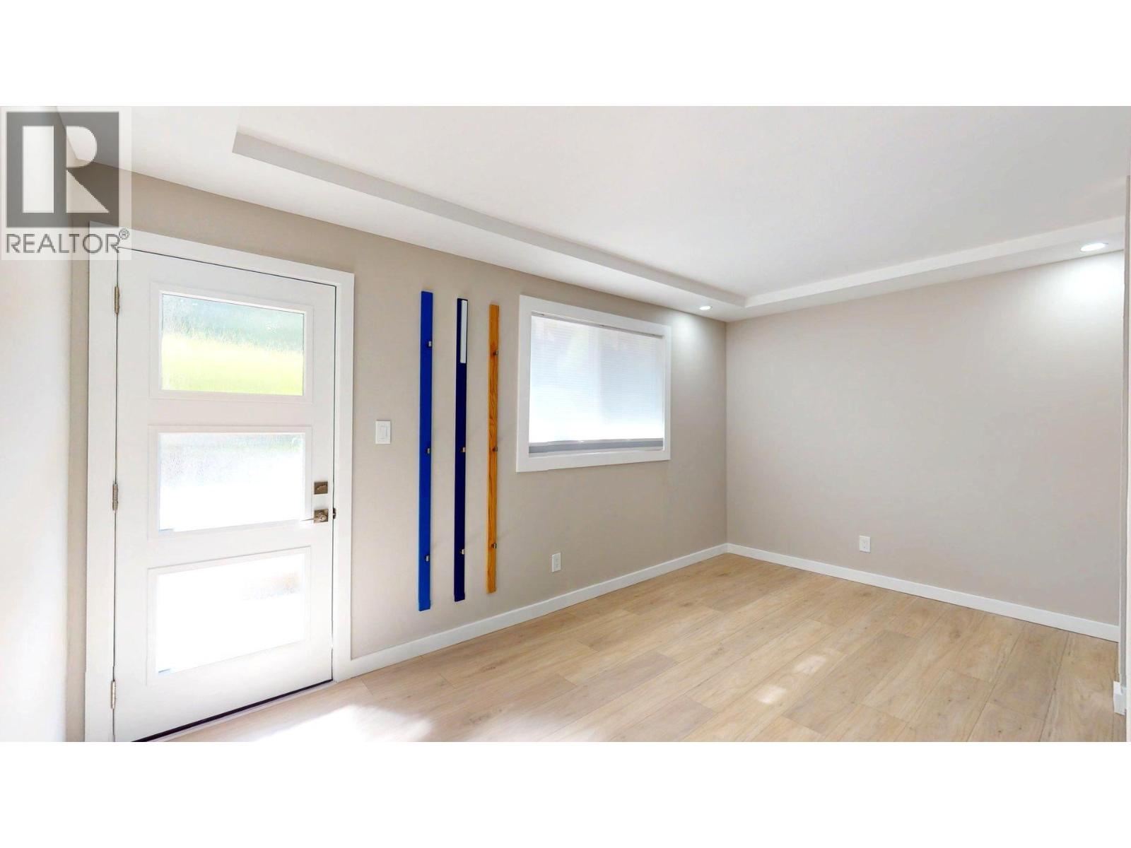100 RED CEDAR Drive Unit# D37, Sparwood