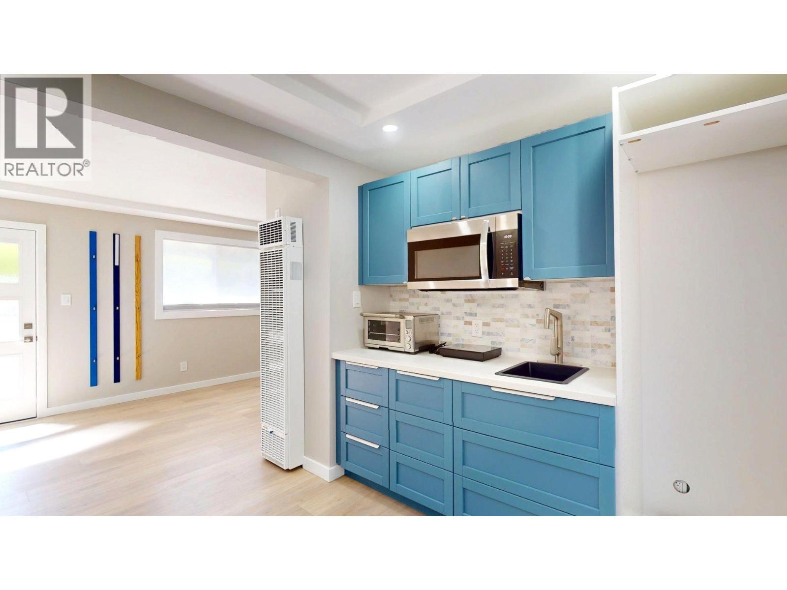 100 RED CEDAR Drive Unit# D37, Sparwood