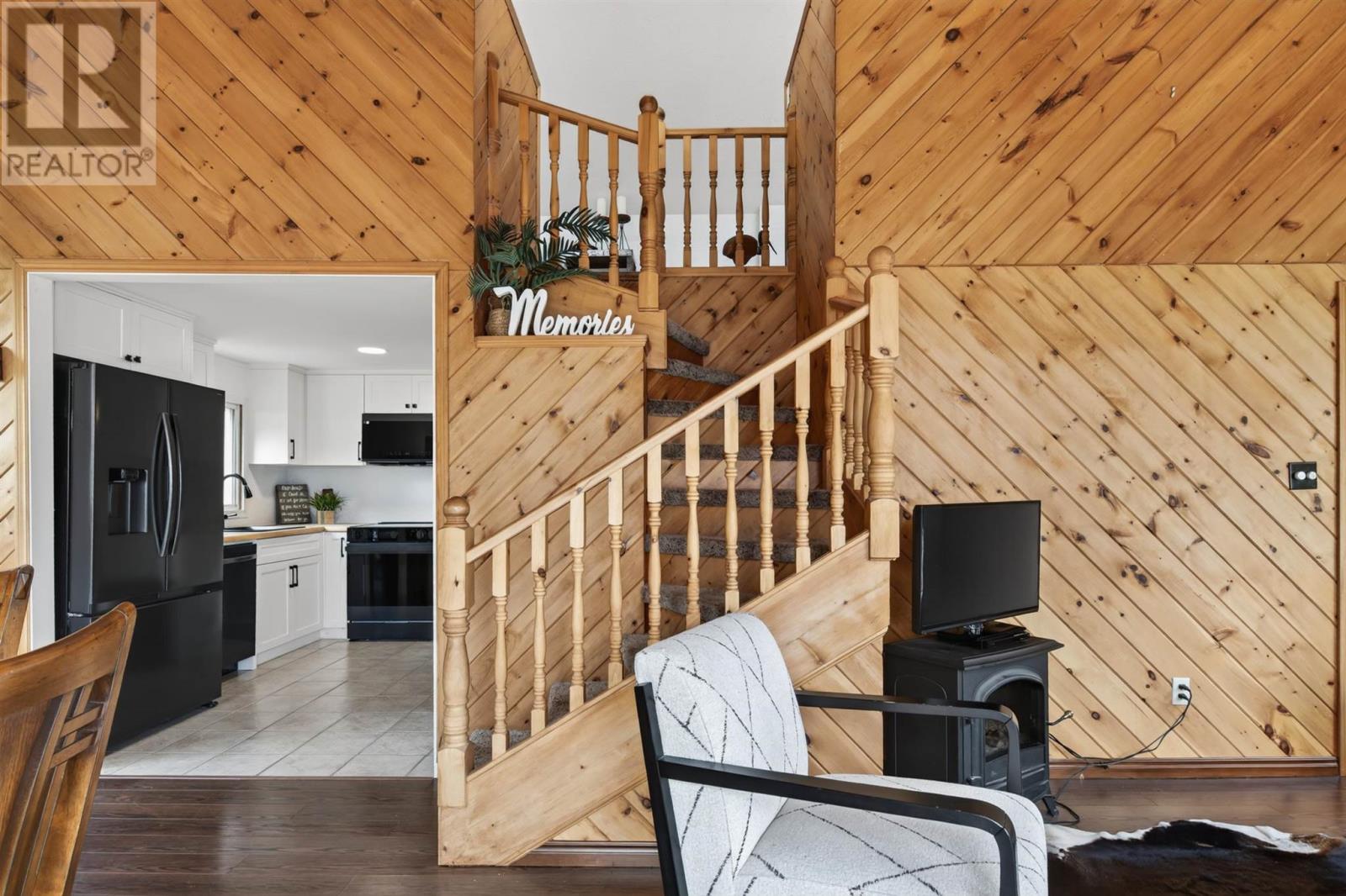 133 Cressey RD - 19