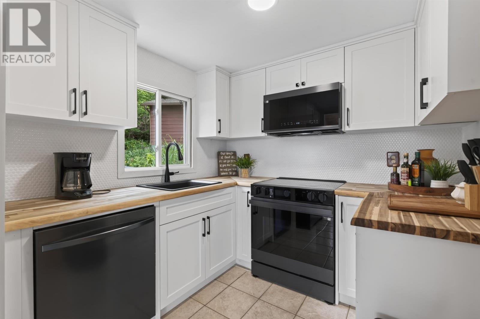 133 Cressey RD - 24
