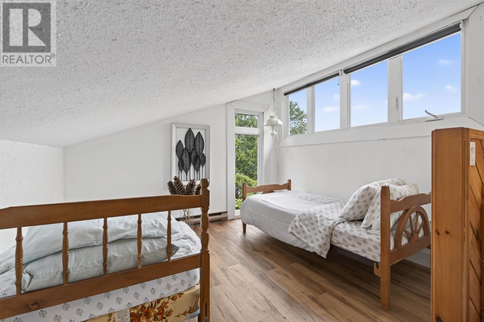 133 Cressey RD - 32