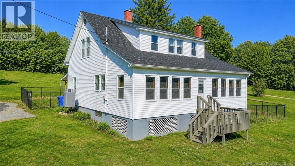 136 Riverview Drive - 3