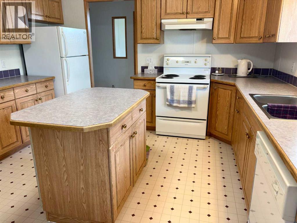 5014 45 Avenue - 8