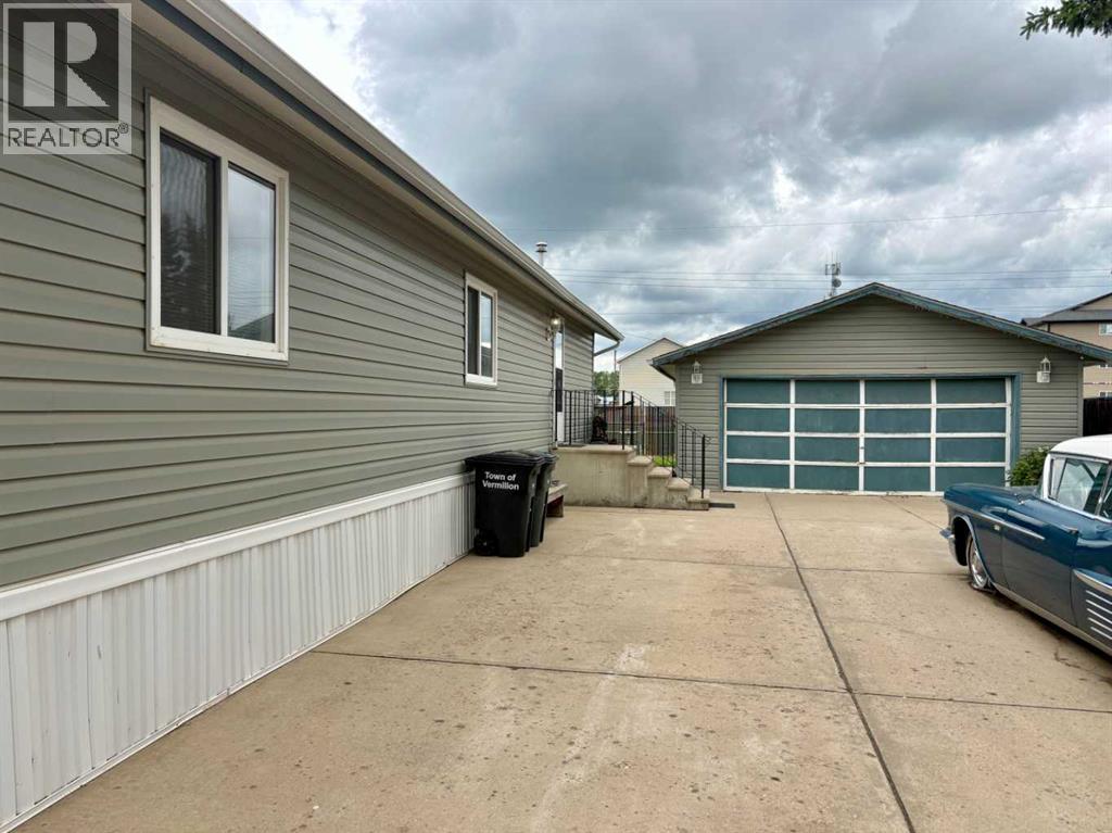 5014 45 Avenue - 26