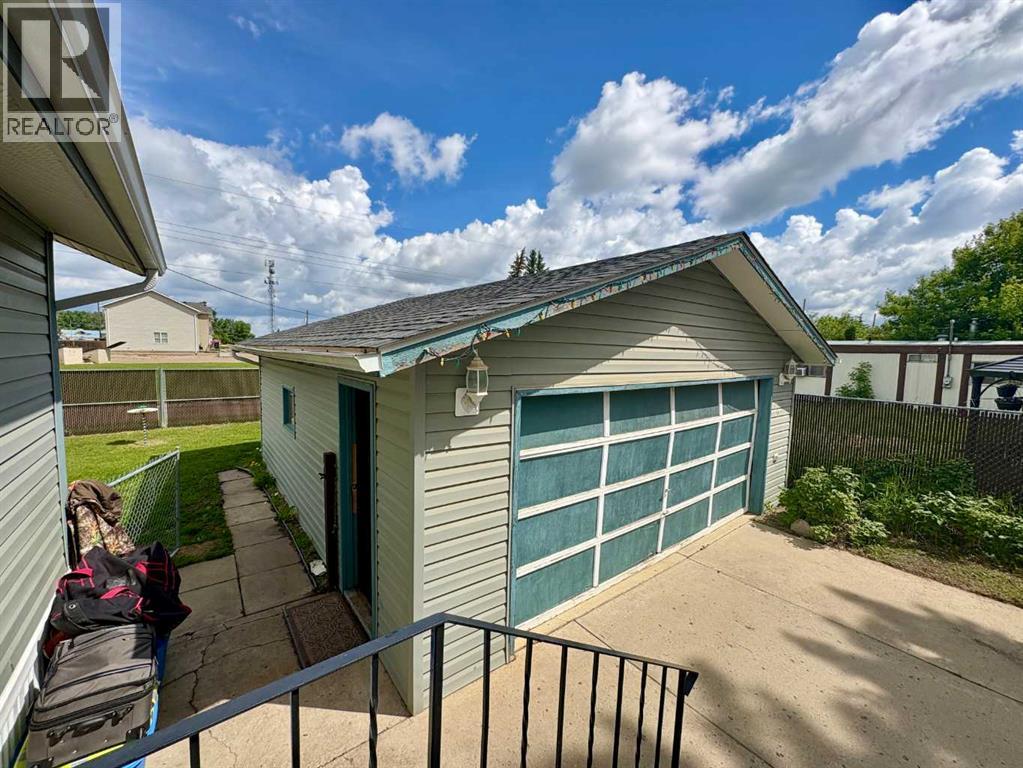 5014 45 Avenue - 24