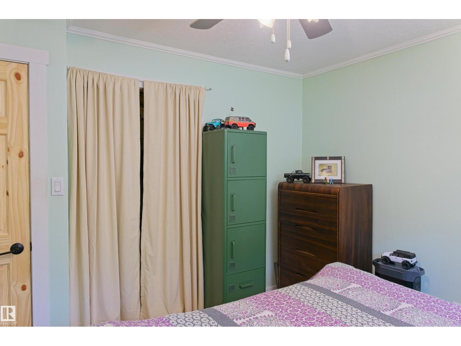 5212 43 Street - 21