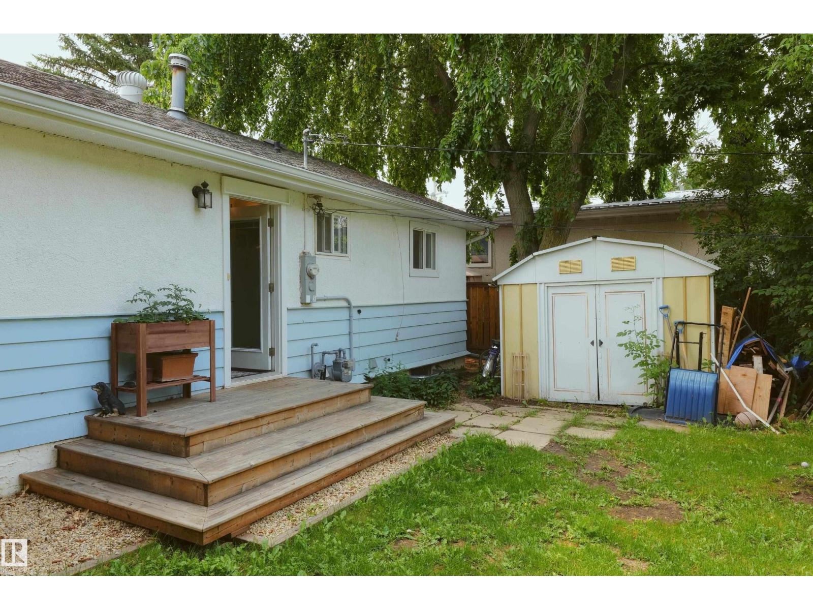 5212 43 Street - 38