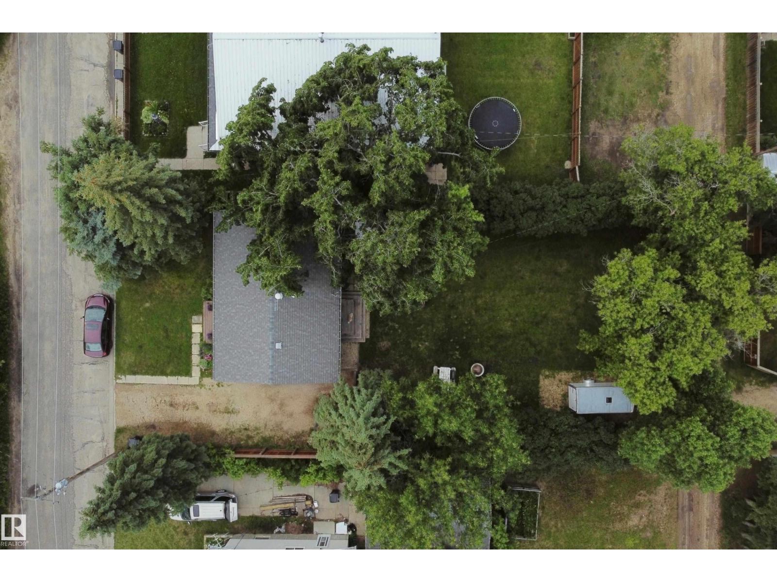 5212 43 Street - 42