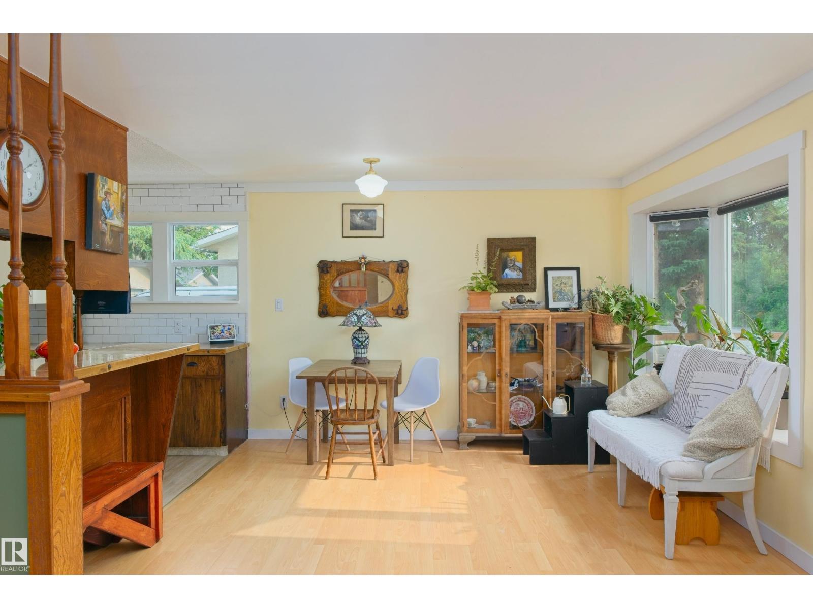 5212 43 Street - 9