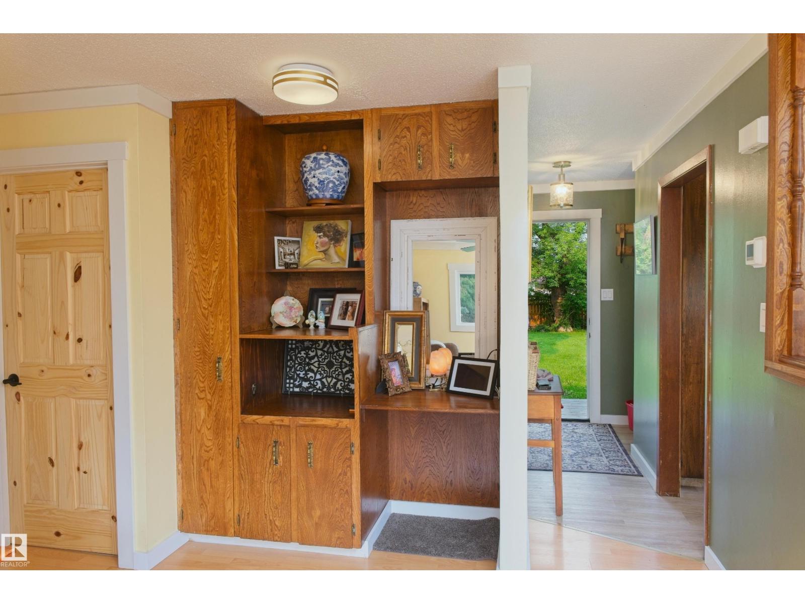 5212 43 Street - 23