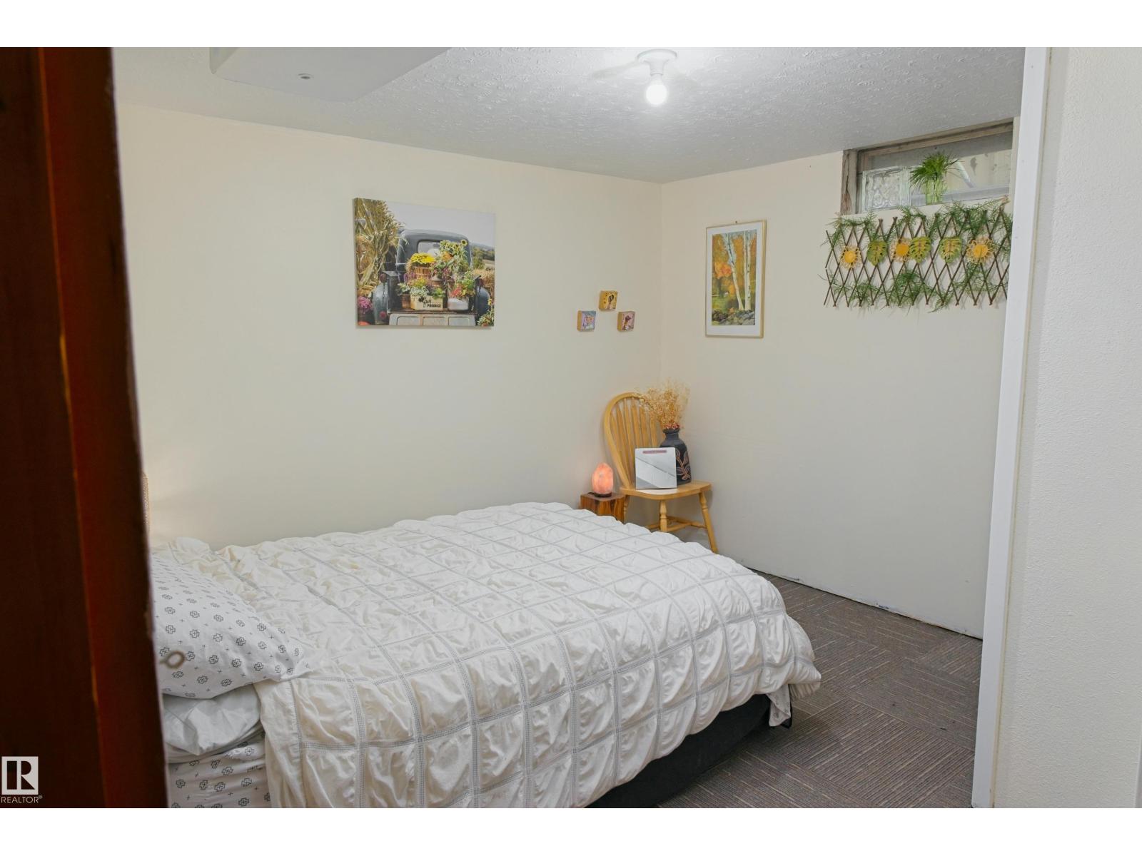 5212 43 Street - 34