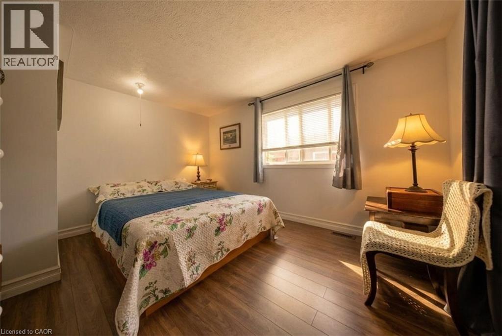 105 MEADOWS Drive - 17