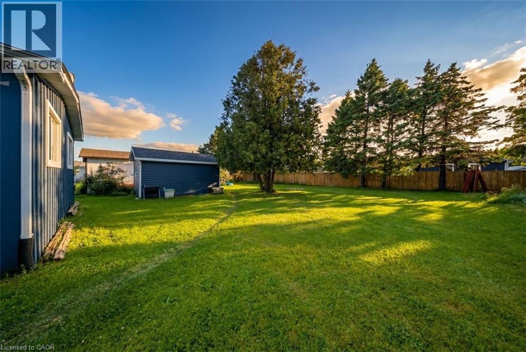 105 MEADOWS Drive - 22