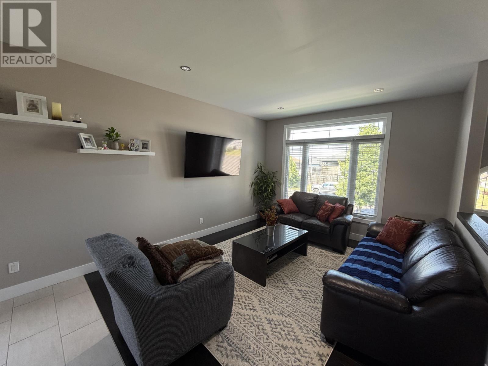 216 Cougar CRES - Image 11