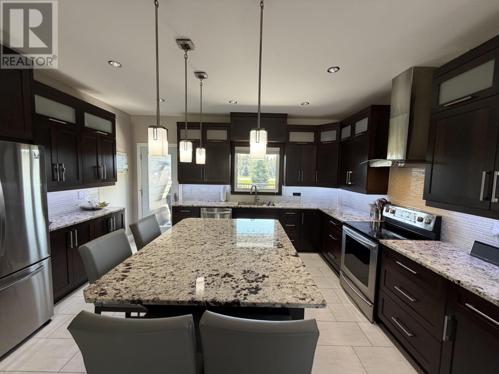 216 Cougar CRES - 4