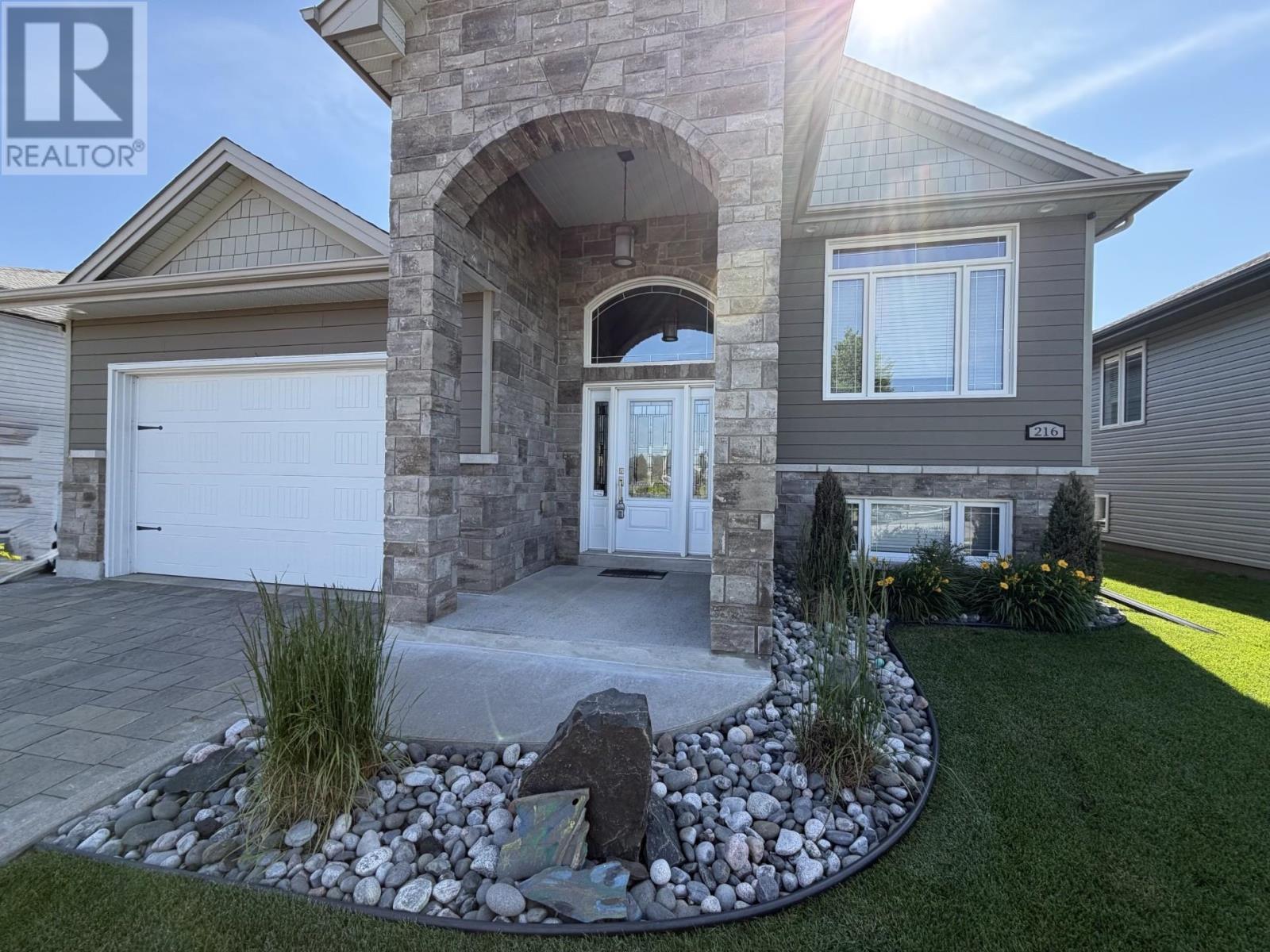 216 Cougar CRES - 3