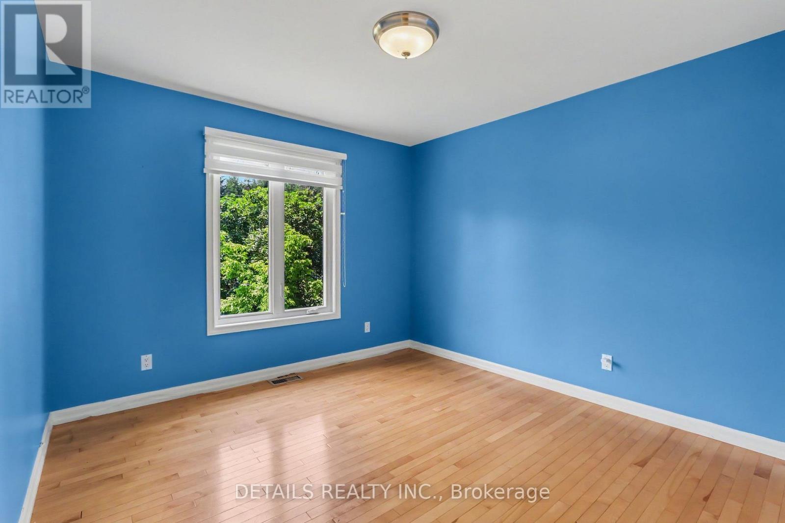 559 MAIN STREET - 18