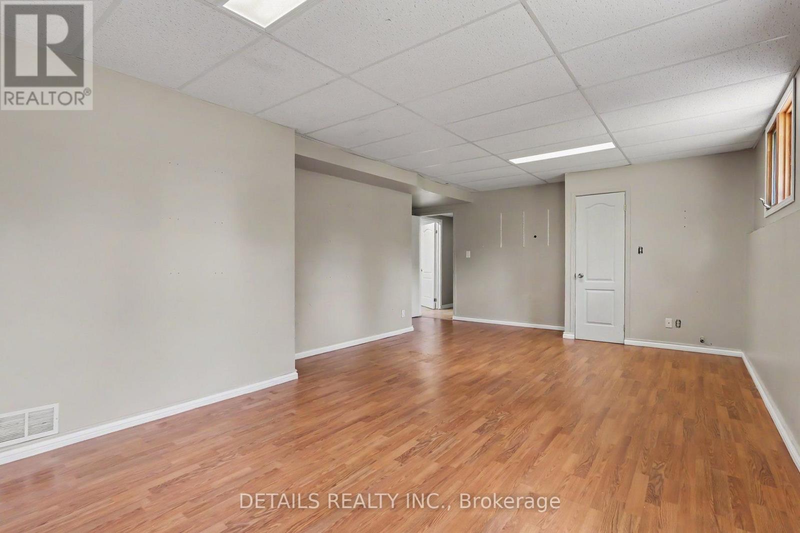 559 MAIN STREET - 23